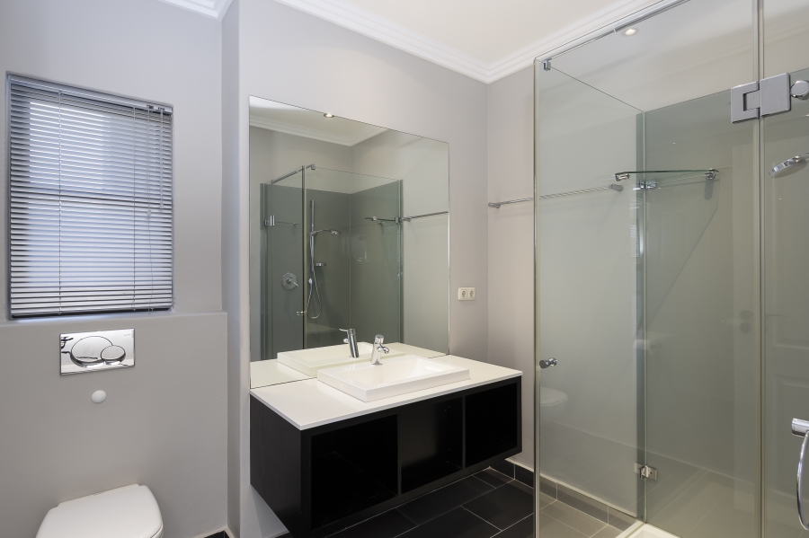 To Let 4 Bedroom Property for Rent in Helderberg Estate Western Cape